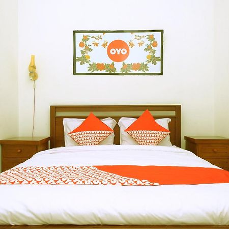 Oyo 350 D' Maktab Homestay Syariah Malang Buitenkant foto
