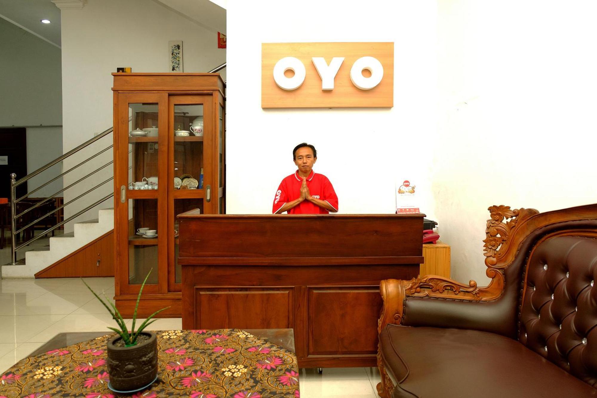 Oyo 350 D' Maktab Homestay Syariah Malang Buitenkant foto