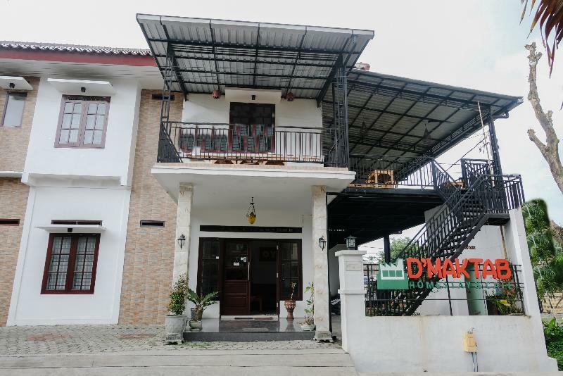 Oyo 350 D' Maktab Homestay Syariah Malang Buitenkant foto