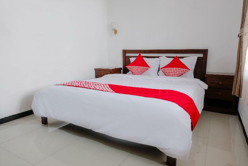 Oyo 350 D' Maktab Homestay Syariah Malang Buitenkant foto