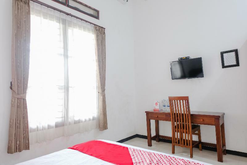Oyo 350 D' Maktab Homestay Syariah Malang Buitenkant foto