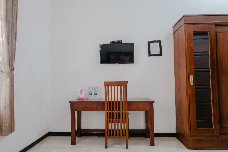 Oyo 350 D' Maktab Homestay Syariah Malang Buitenkant foto
