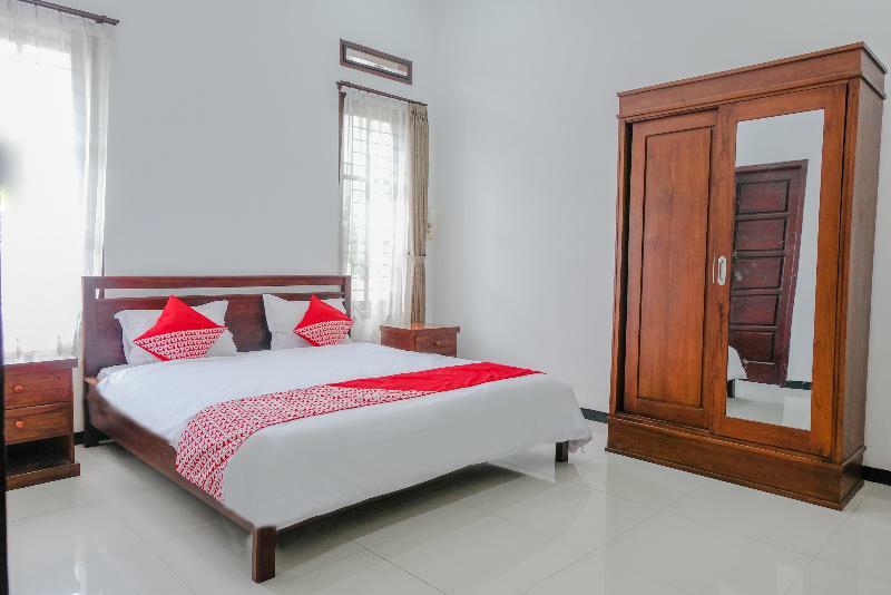 Oyo 350 D' Maktab Homestay Syariah Malang Buitenkant foto