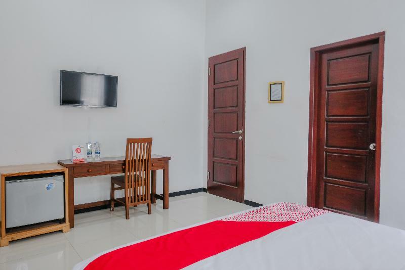 Oyo 350 D' Maktab Homestay Syariah Malang Buitenkant foto