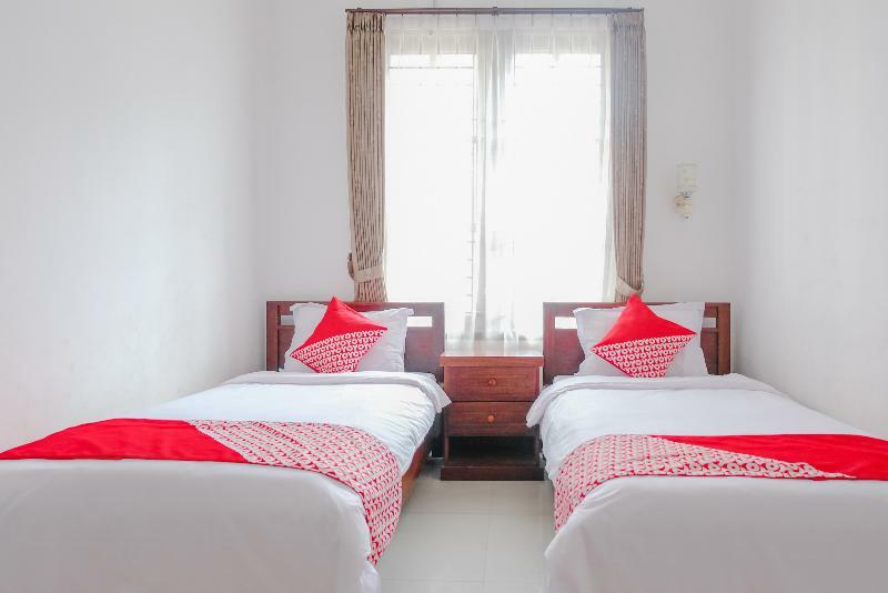 Oyo 350 D' Maktab Homestay Syariah Malang Buitenkant foto