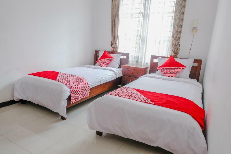 Oyo 350 D' Maktab Homestay Syariah Malang Buitenkant foto
