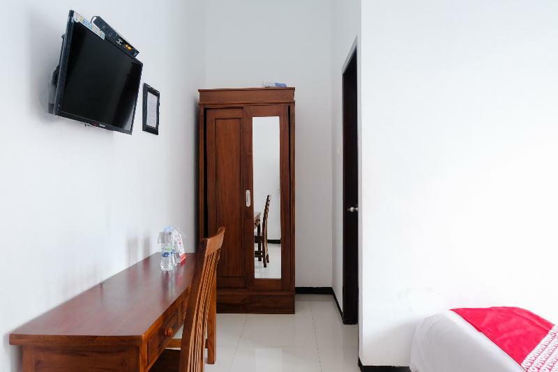 Oyo 350 D' Maktab Homestay Syariah Malang Buitenkant foto