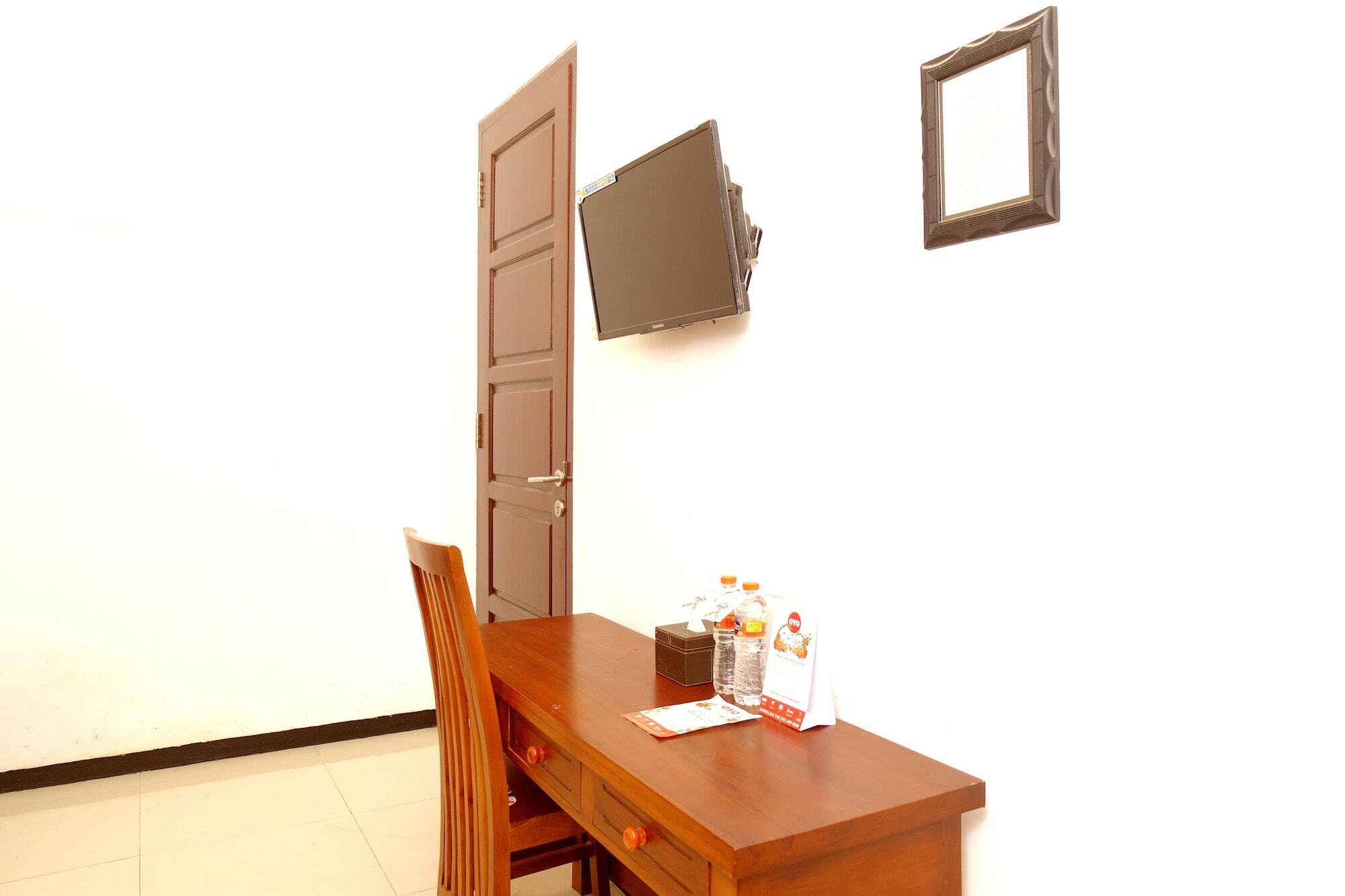 Oyo 350 D' Maktab Homestay Syariah Malang Buitenkant foto